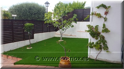 UN ALTRE JARDÍ AMB LLEVANT A SANT VICENÇ DE MONTALT