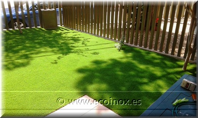 Jardí amb gespa artificial Llevant