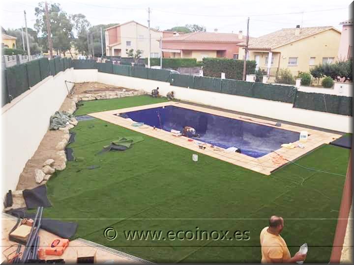 JARDÍ AMB GESPA LLEVANT I PISCINA