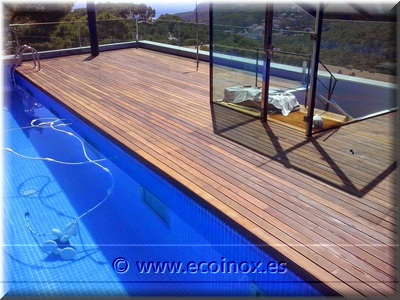  Instalación Tarima flotante de madera natural  en un chalé de Tamariu.