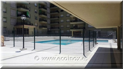 tanca de panell rígid de color verd  Ecoinox